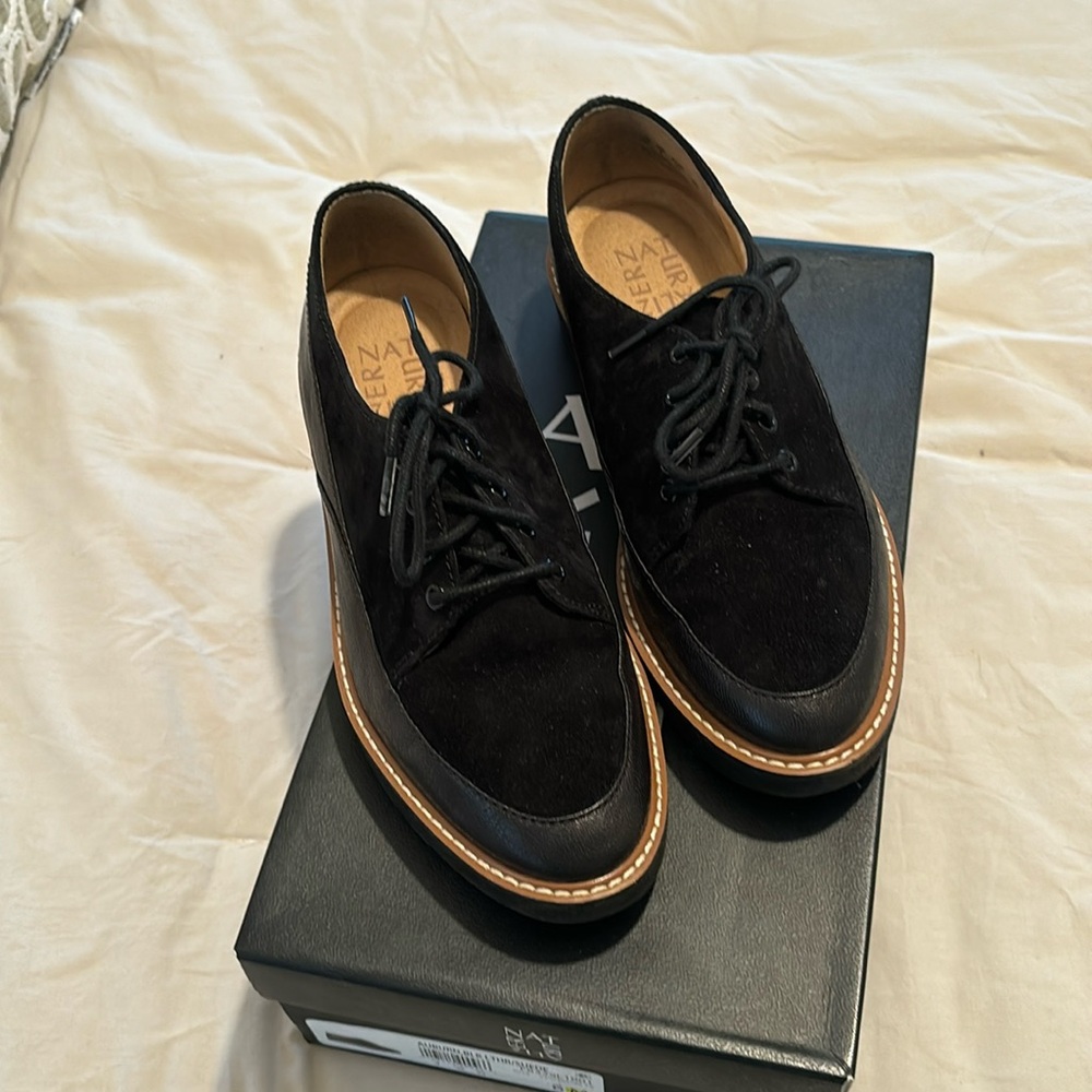 Naturalizer Auburn Oxford size 6